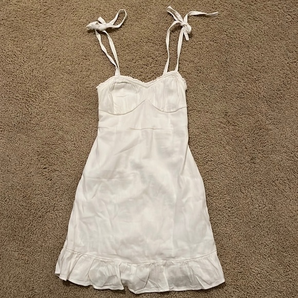White Hollister Sun Dress never worn, not see through & cute for summer. - Picture 1 of 3
